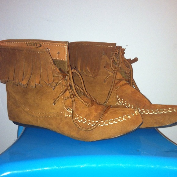 🚫SOLD🚫 Faux suede fringe boots