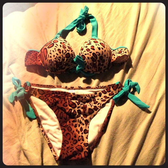 Leopard print bikini