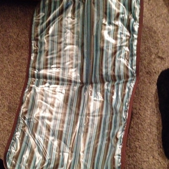 Changing pad- plastic, easy to clean!