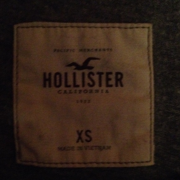 Hollister Ruffled Shirt - Picture 2 of 3
