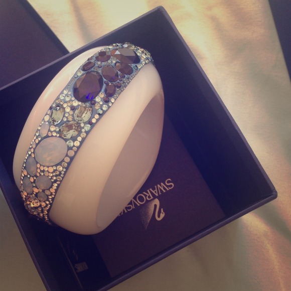 🚫SOLD🚫 Swarovski Blue Jewel Bangle Bracelet - Picture 1 of 4