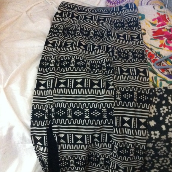 Tribal print maxi skirt with slit