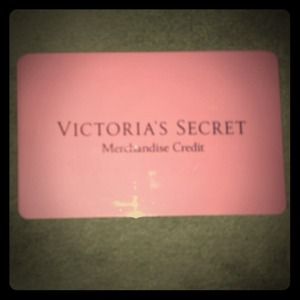 🎀ᐯIᑕTOᖇIᗩ'ᔕ ᔕEᑕᖇET🎀 (ᗰEᖇᑕᕼᗩᑎᗪIᔕE ᑕᖇEᗪIT)