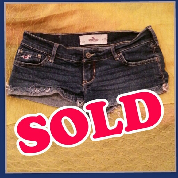 ** SOLD****HOLLISTER  shorts size 25/1