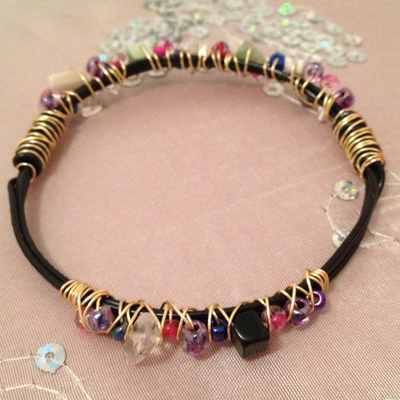 Wire wrapped bangle. - Picture 2 of 2