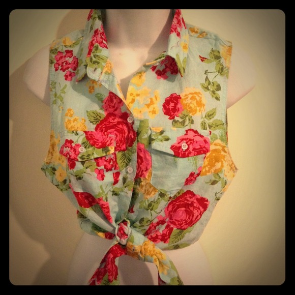 Tops - Gorgeous vintage floral style cutoff button down