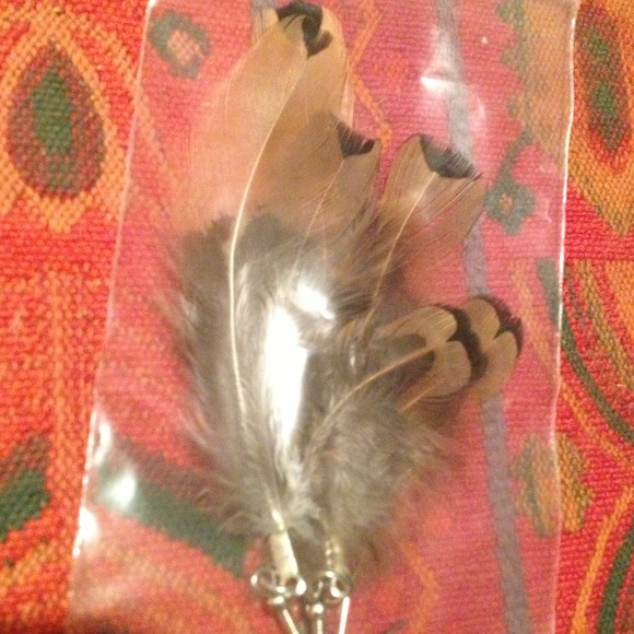 Feather Bundle - Picture 2 of 4