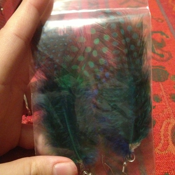 Feather Bundle - Picture 3 of 4