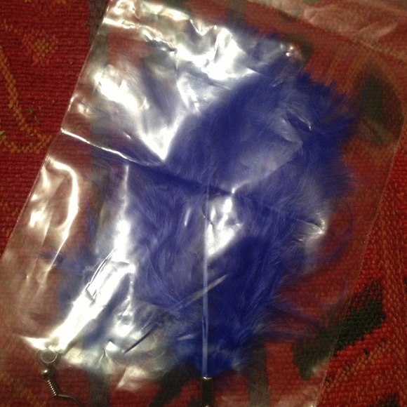 Feather Bundle - Picture 4 of 4