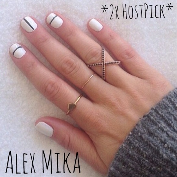 Alex Mica Jewelry - HOLDING BUNDLE!Alex Mica Rose Gold Cris Cross Ring