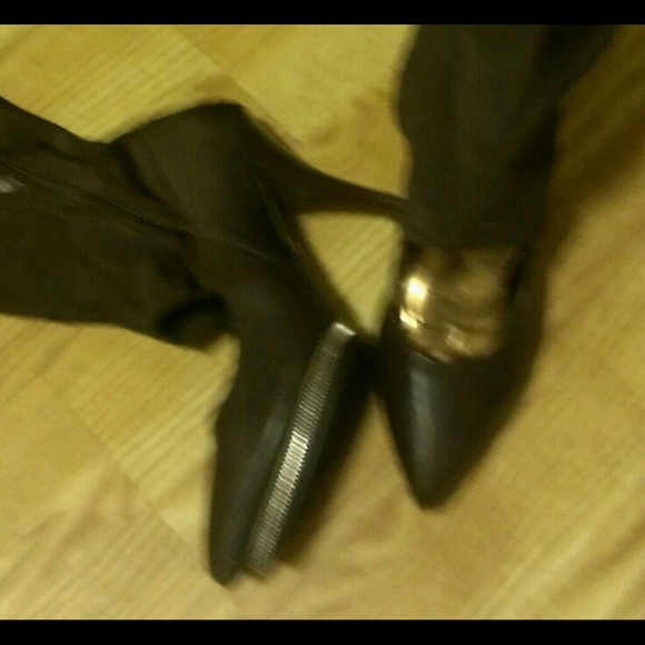 Black pump with zipper leg - Picture 2 of 4
