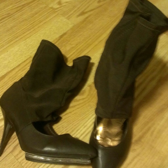 Brown pumps with zipper attach - Picture 2 of 4