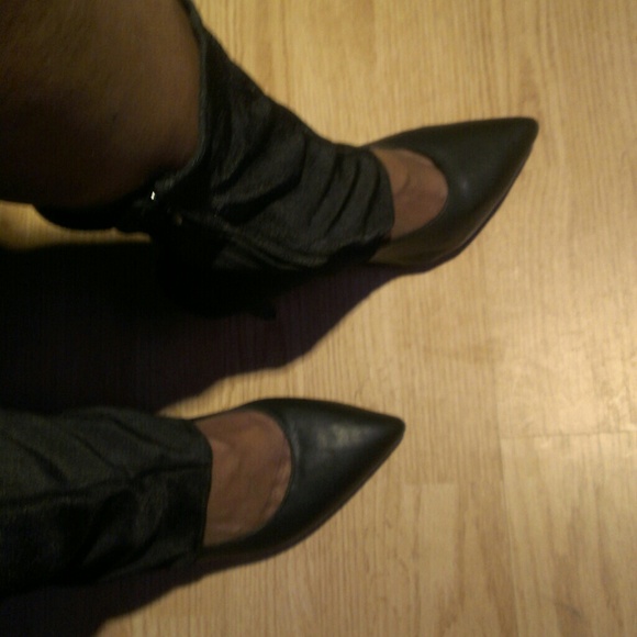 Two pairs of nice heals $30 - Picture 3 of 3