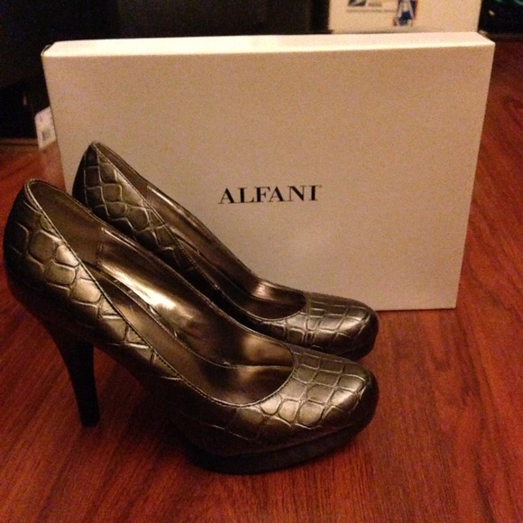 Alfani "Hematite" Pumps