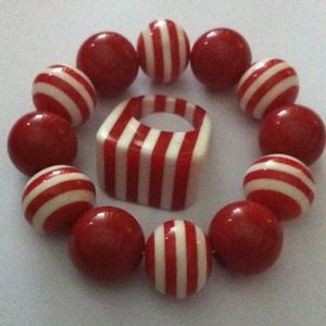Plastic vintage retro red jewelry set