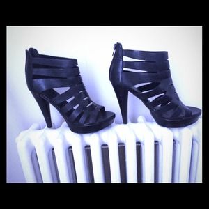 Leather Strappy platform Shoe