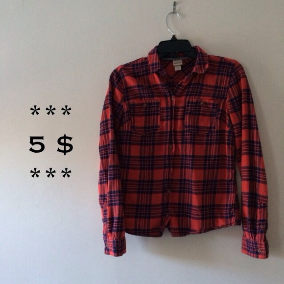 🌈sold in bundle🌈Red flannel shirt