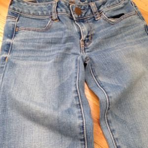 American Eagle light wash skinny jeans