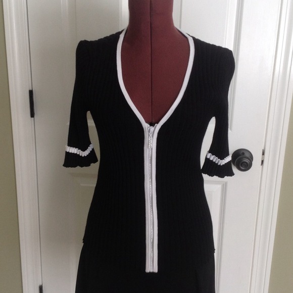 SOLD Black zip front sweater with zipper.