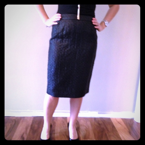 Textured black skirt. NWOT. Size 6