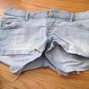 Hollister Lightwash denim shorts