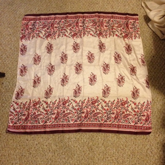 Large square scarf