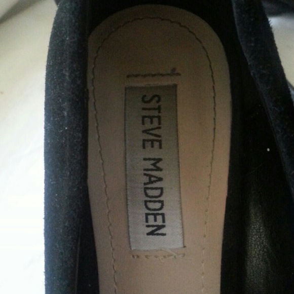 Blsck suede steve madden pumps - Picture 2 of 3