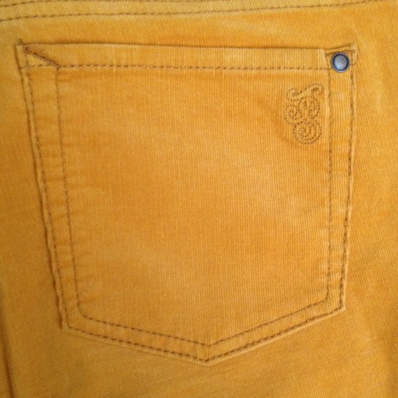 SOLD- Jessica Simpson Yellow Skinny Jeans - Picture 2 of 3