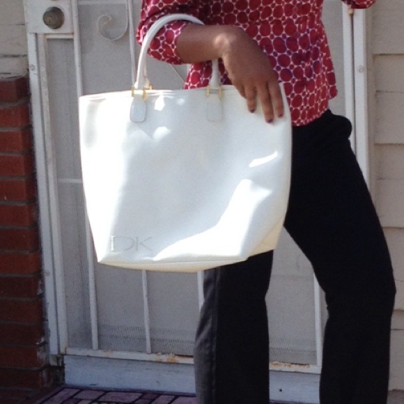 🚫SOLD🚫DKNY White Large Bag