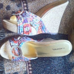 Wedge heels with diamond accent