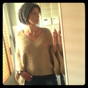🔴SOLD IN BUNDLE🔴 Drape Sleeve Knit Sweater