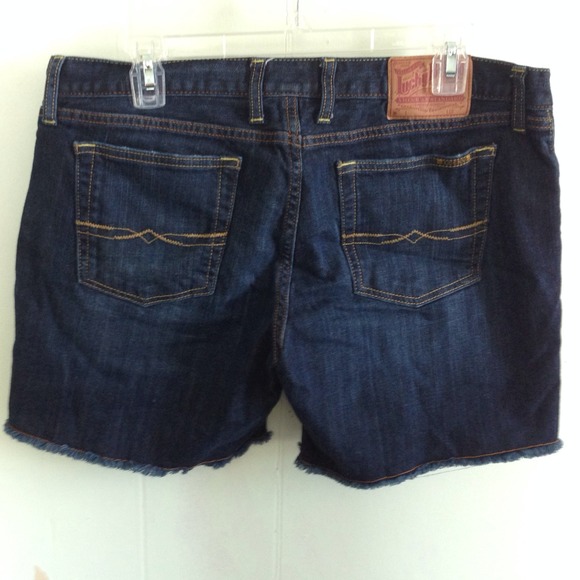 SOLD in bundle for flormed.  Lucky Brand jean shor