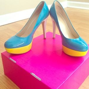 REDUCED! 🎉Color Block Patent Leather Pumps
