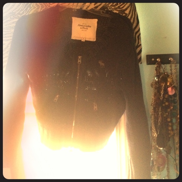 Abercrombie crop sweater cardigan ! - Picture 1 of 1