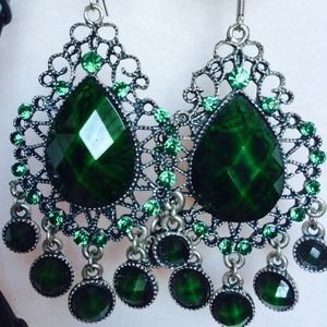 💚Emerald Chandelier earrings