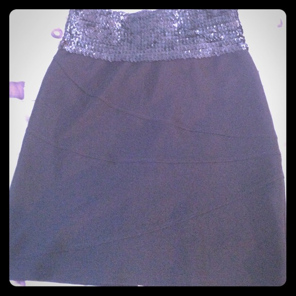 Bodycon Black Skirt with Sequins & Zipper back - Picture 1 of 1