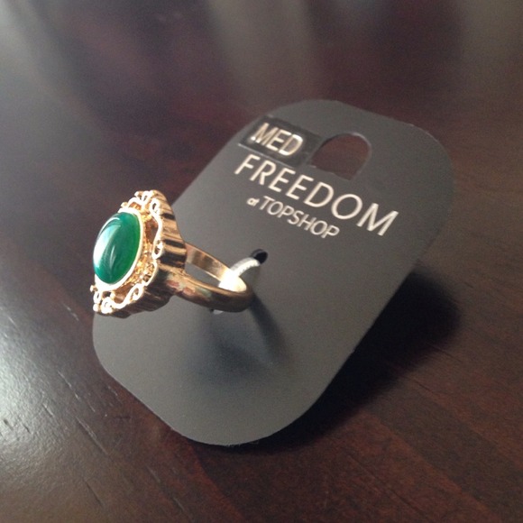 BUNDLED Gold Ring W/ Emerald Stone - Picture 2 of 4