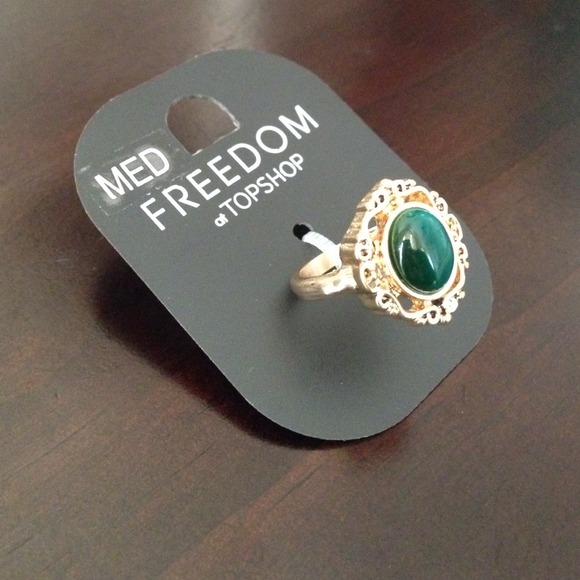 BUNDLED Gold Ring W/ Emerald Stone - Picture 3 of 4