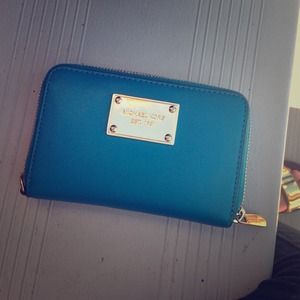 Michael kors wallet