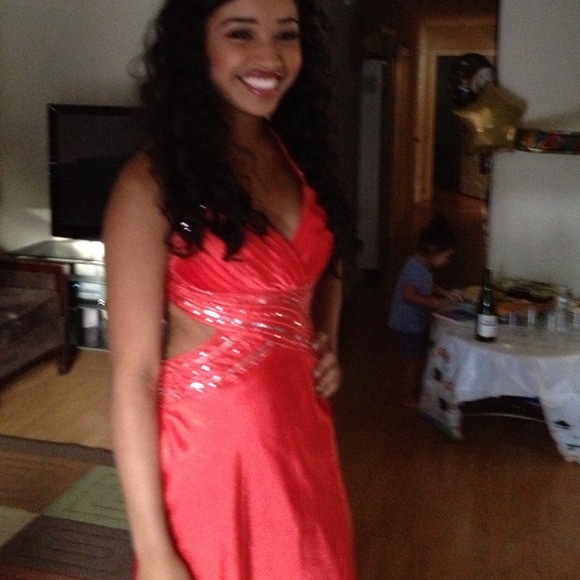 Prom dress - Picture 2 of 3