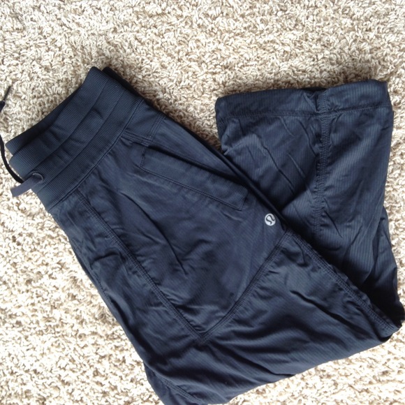 Lululemon Capri pants