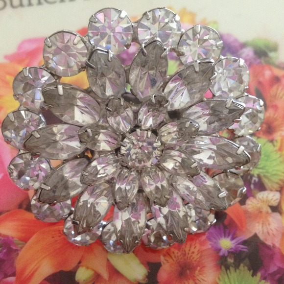 Jewelry - New listing:: bling ring