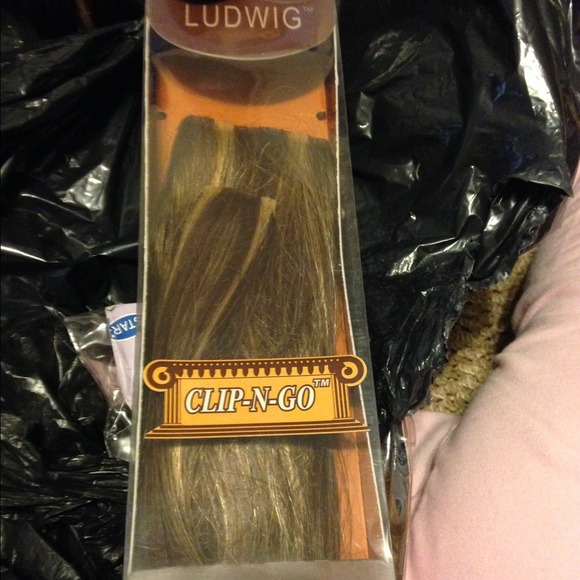 Clip Hair extensions - Picture 2 of 3