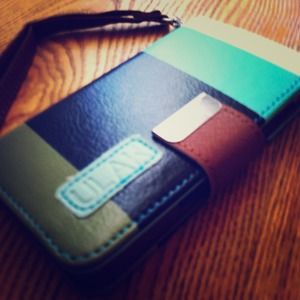 iPhone 4/4s Wallet Case
