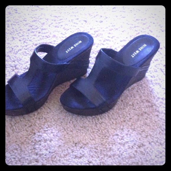 Black wedges!