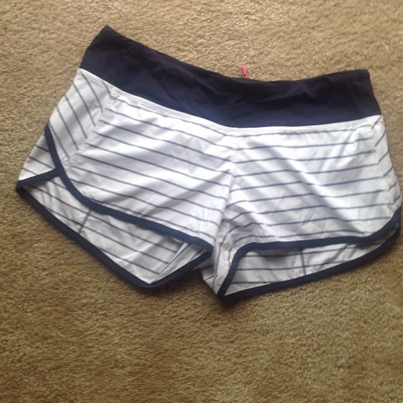 Navy/white lululemon speeds! Size 6