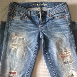 American Eagle distressed skinny jeans🎀