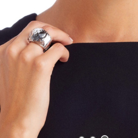 ❌SOLD ELSWHERE❌Swarovski Nirvana Crystal Ring - Picture 2 of 3