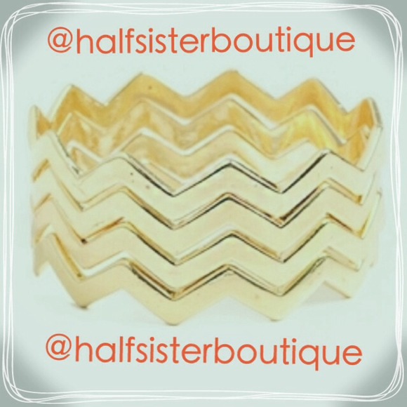 Gold Chevron bangles - Picture 2 of 4