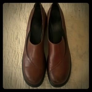 Dansko brown leather shoes S37 (US 6.5-7)